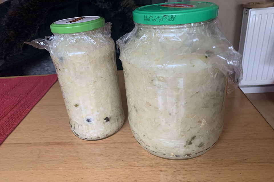 Sauerkraut in einem Glas selbst gemacht