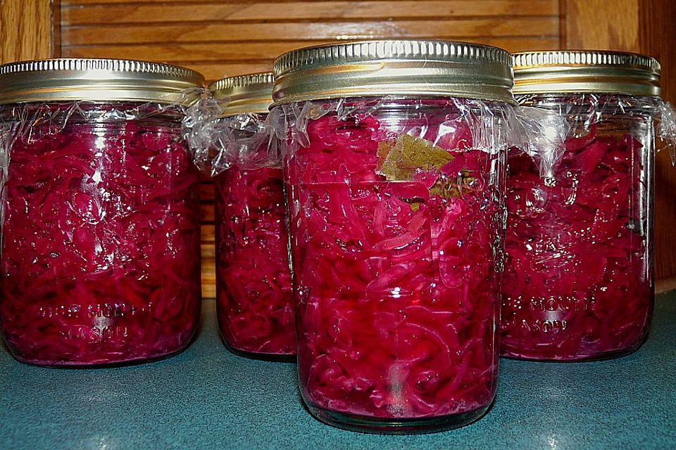 Sauerkraut in einem Glas selbst gemacht