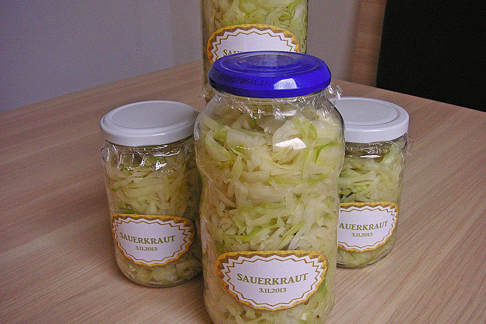 Sauerkraut in einem Glas selbst gemacht