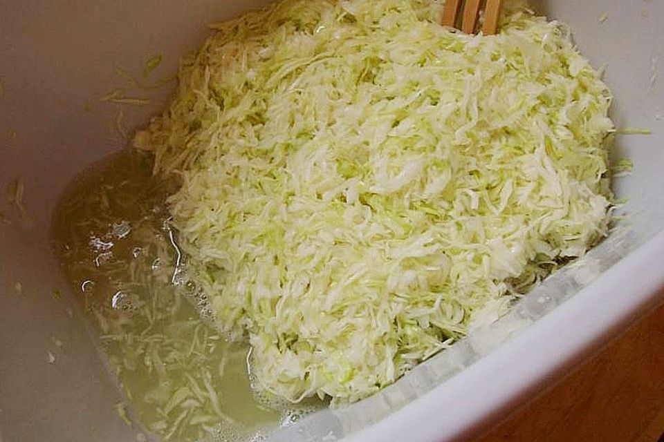 Sauerkraut in einem Glas selbst gemacht