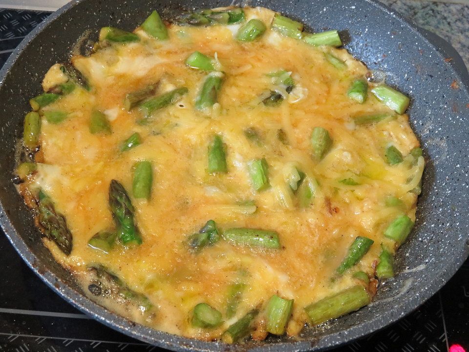 Omelette mit grünem Spargel von reginarich10778| Chefkoch