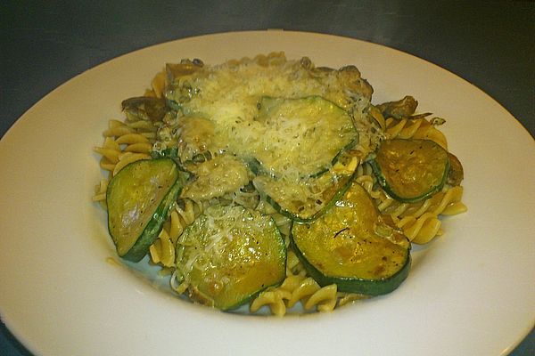 Zucchini-Champignon-Pfanne von SchmackoFatz3 | Chefkoch