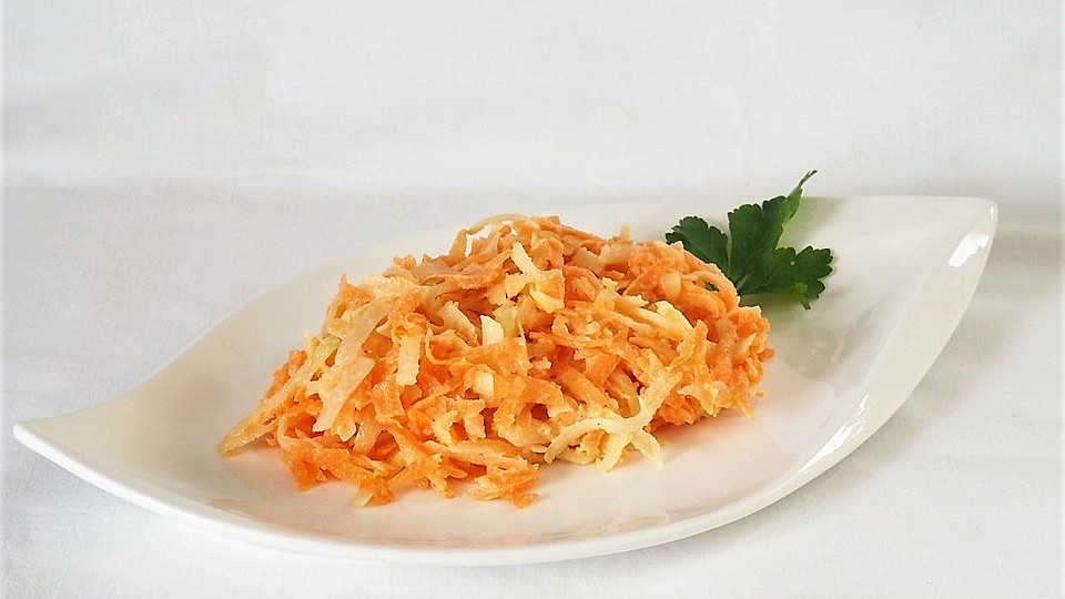 Mohren Kohlrabi Salat Mit Krautersenf Dressing Von Bieneemsland Chefkoch 