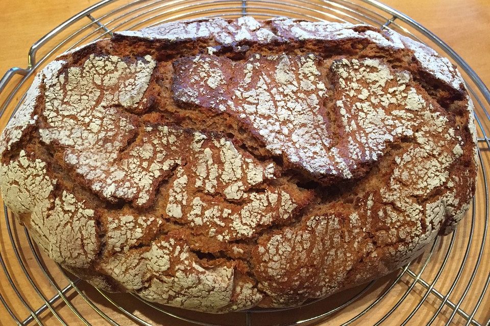 Vollkornbrot mit Sauerteig