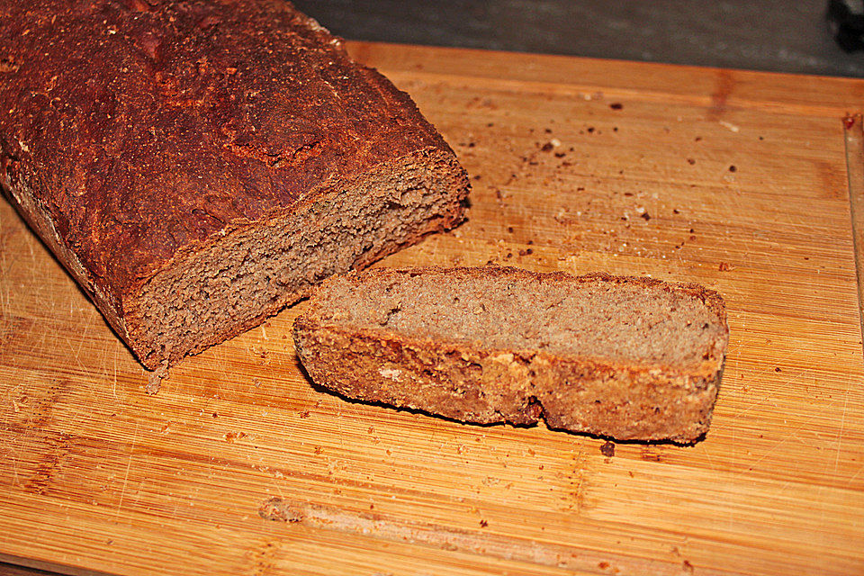 Vollkornbrot mit Sauerteig