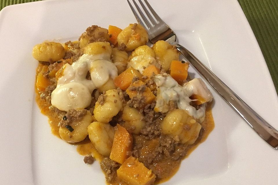 Saftiger Kürbis-Gnocchi-Auflauf