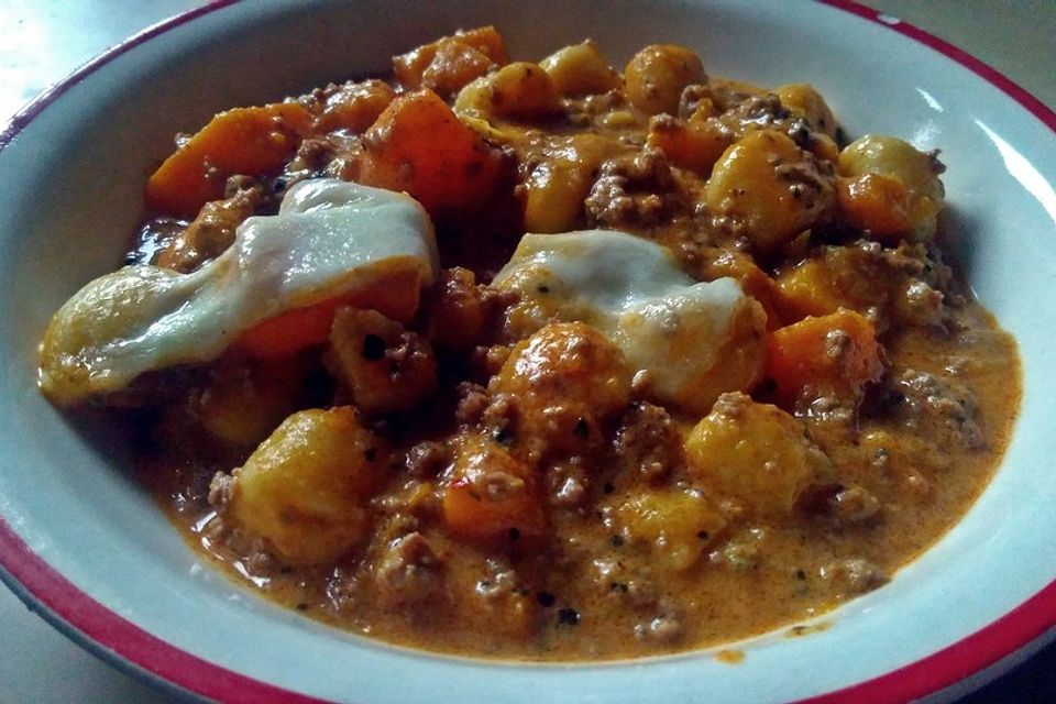 Saftiger Kürbis-Gnocchi-Auflauf