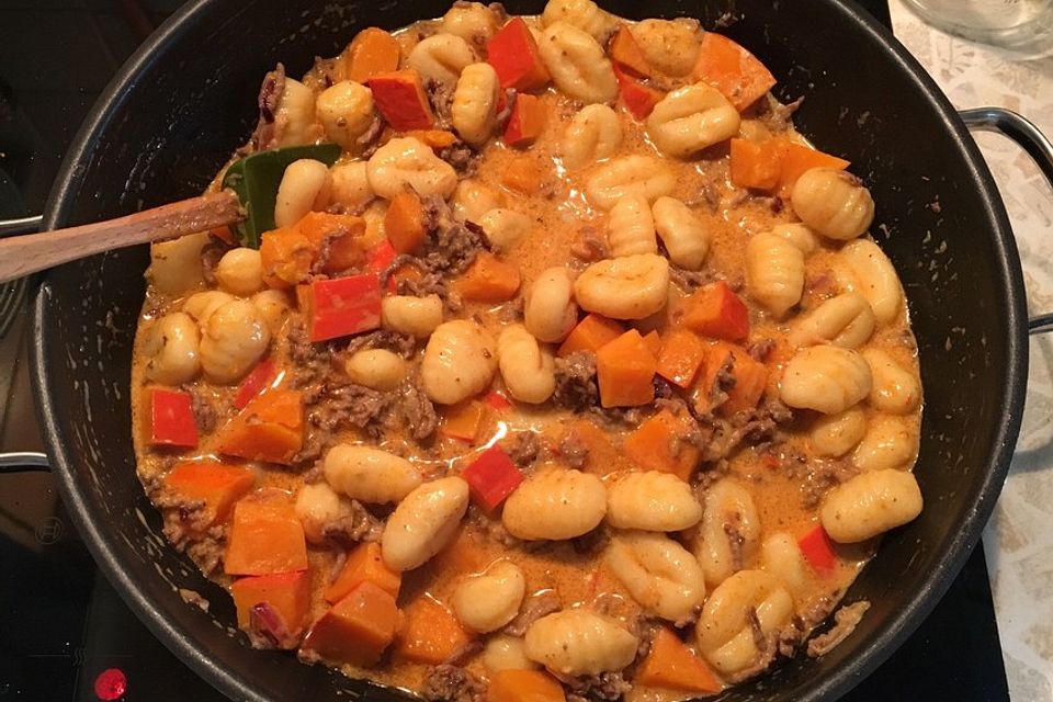 Saftiger Kürbis-Gnocchi-Auflauf