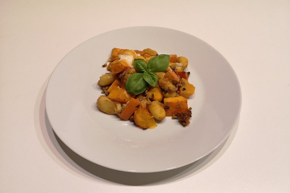 Saftiger Kürbis-Gnocchi-Auflauf