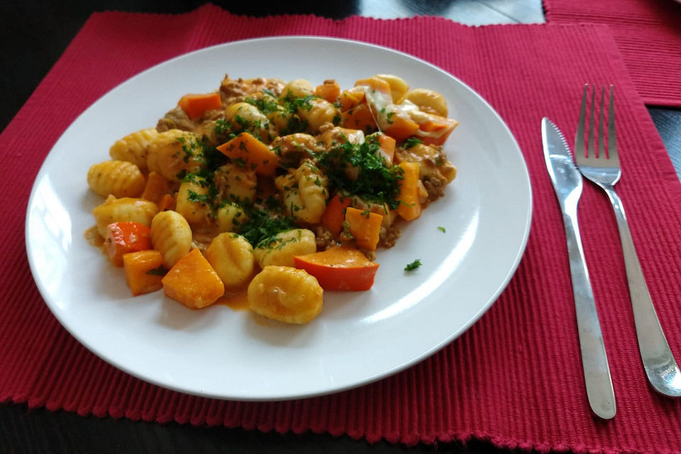 Saftiger Kürbis-Gnocchi-Auflauf