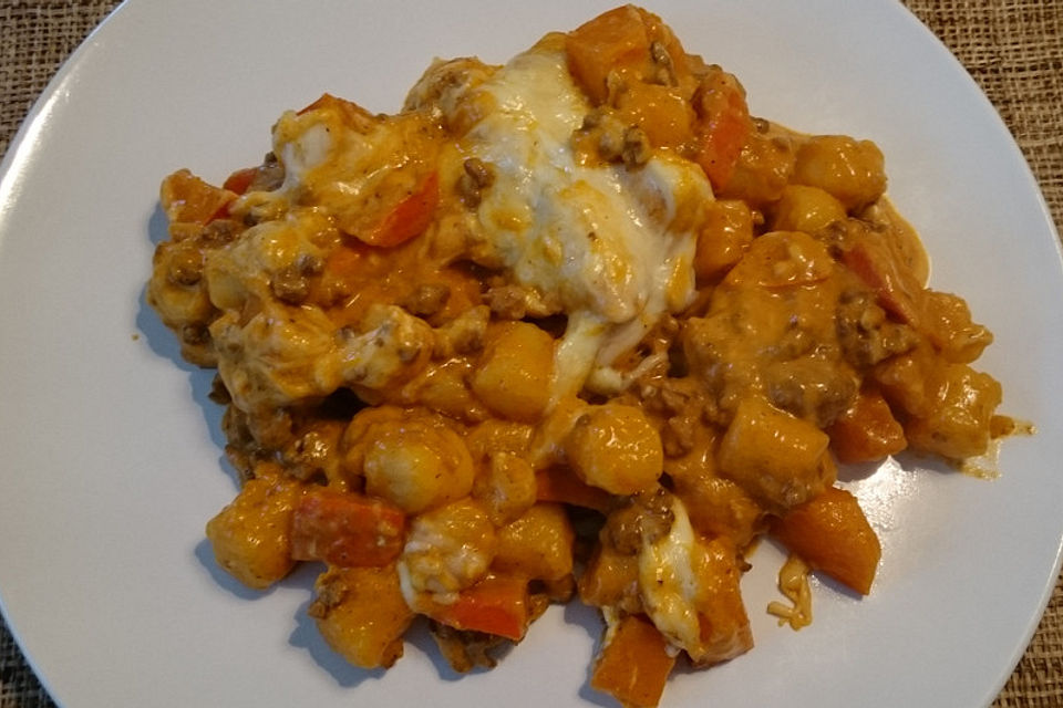 Saftiger Kürbis-Gnocchi-Auflauf