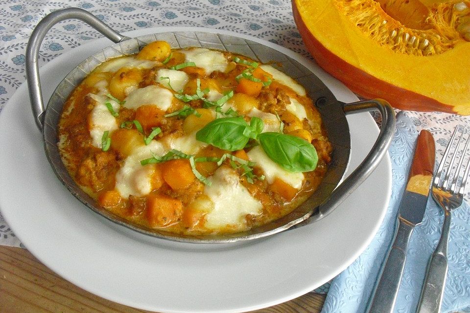 Saftiger Kürbis-Gnocchi-Auflauf