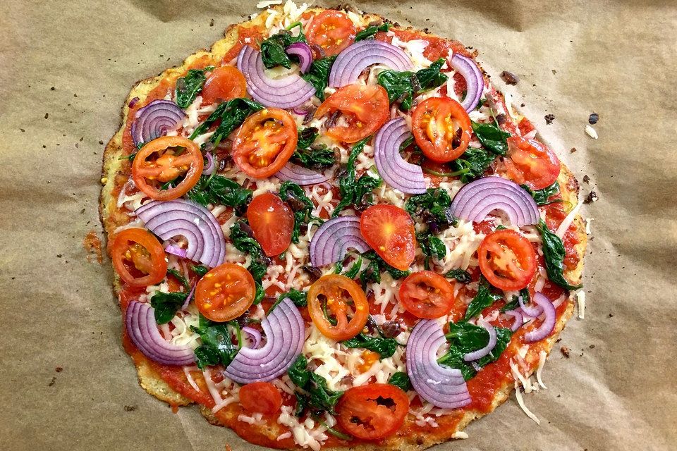 Low Carb Pizzaboden aus Blumenkohl