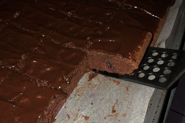 Schneller Schokoladenkuchen vom Blech von Alcar75| Chefkoch