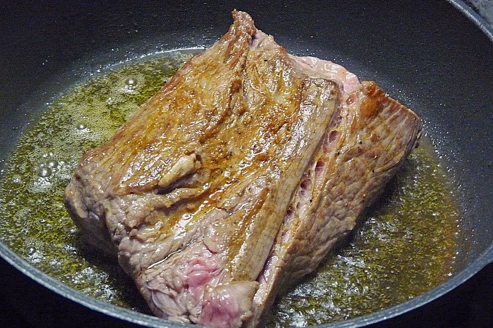 Braten vom Kabierrind - Siedfleisch mit Kräuterkruste