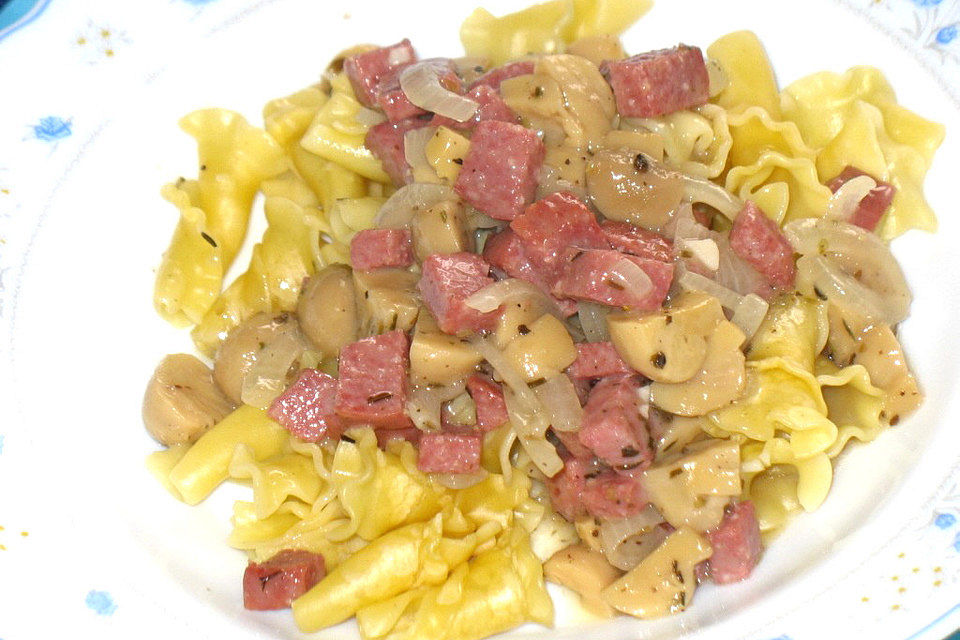 Champignonpfanne mit Salami