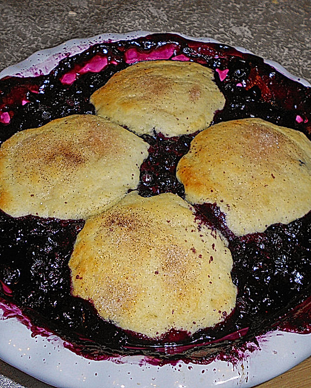Blueberry Cobbler mit Zimt-Zucker Biskuits