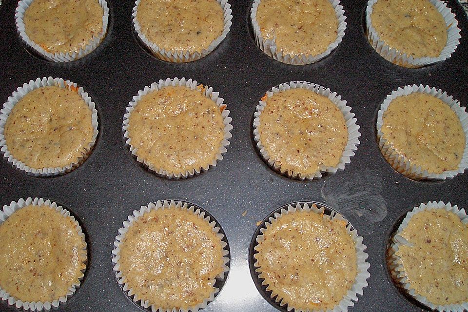 Quark-Nuss Muffins mit Krokanthaube