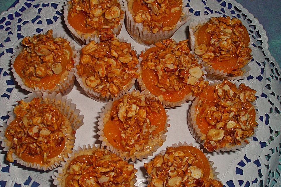 Quark-Nuss Muffins mit Krokanthaube