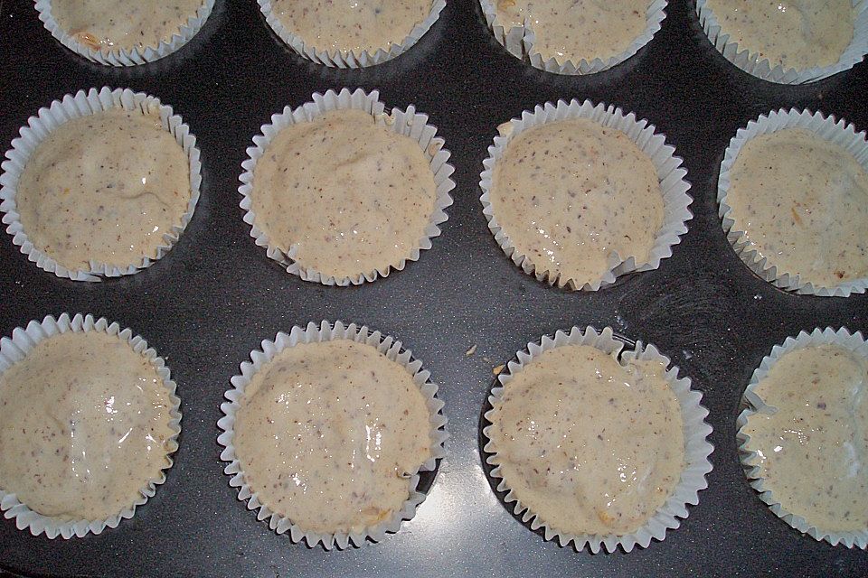 Quark-Nuss Muffins mit Krokanthaube