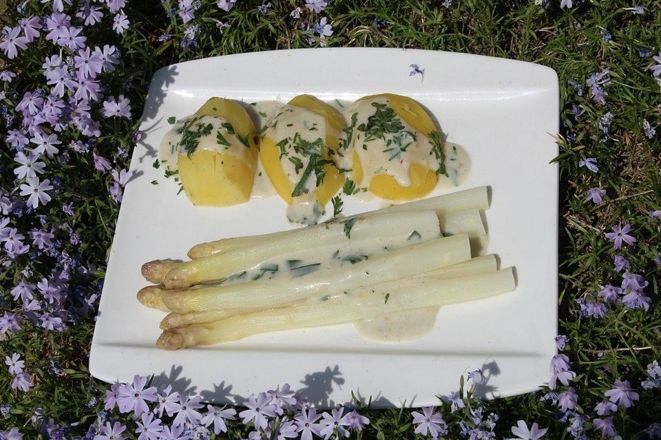 Spargel in Estragonsauce mit Kartoffeln