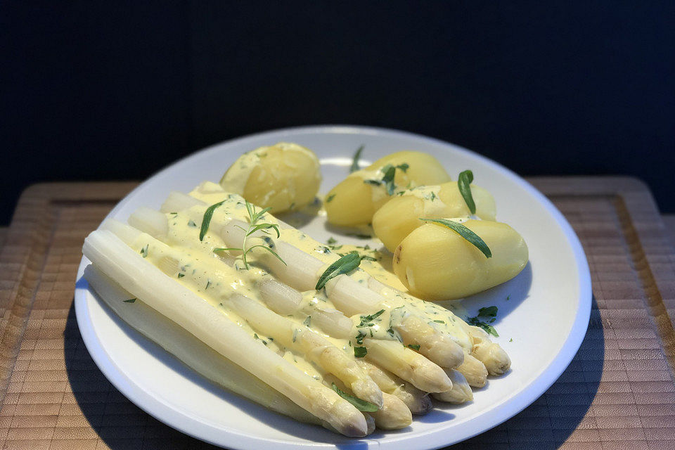 Spargel in Estragonsauce mit Kartoffeln