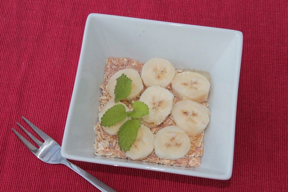 Bananen-Haferflocken Frühstück mit Honig