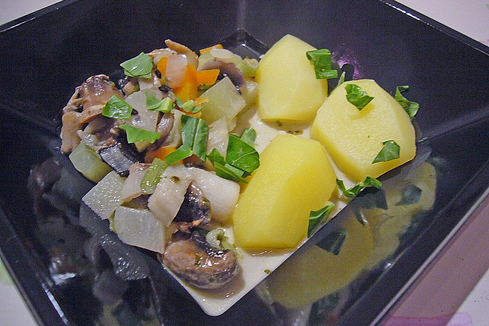 Kohlrabigemüse mit Champignons