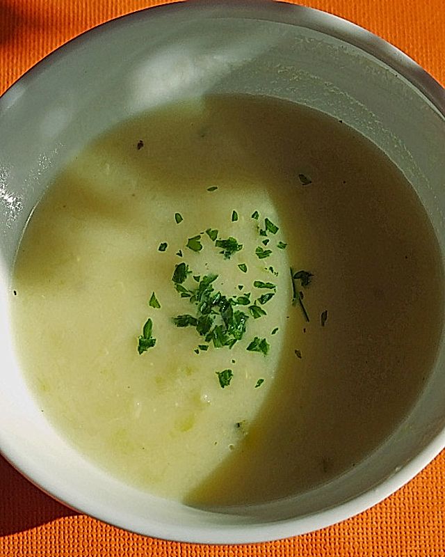 Zucchini-Spargel-Suppe