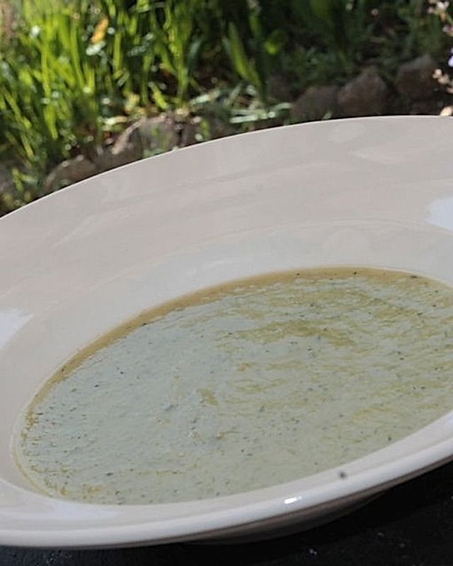 Zucchini-Spargel-Suppe