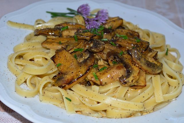 Tagliatelle mit Champignon-Pfeffer-Rahmsauce von ma0ho| Chefkoch