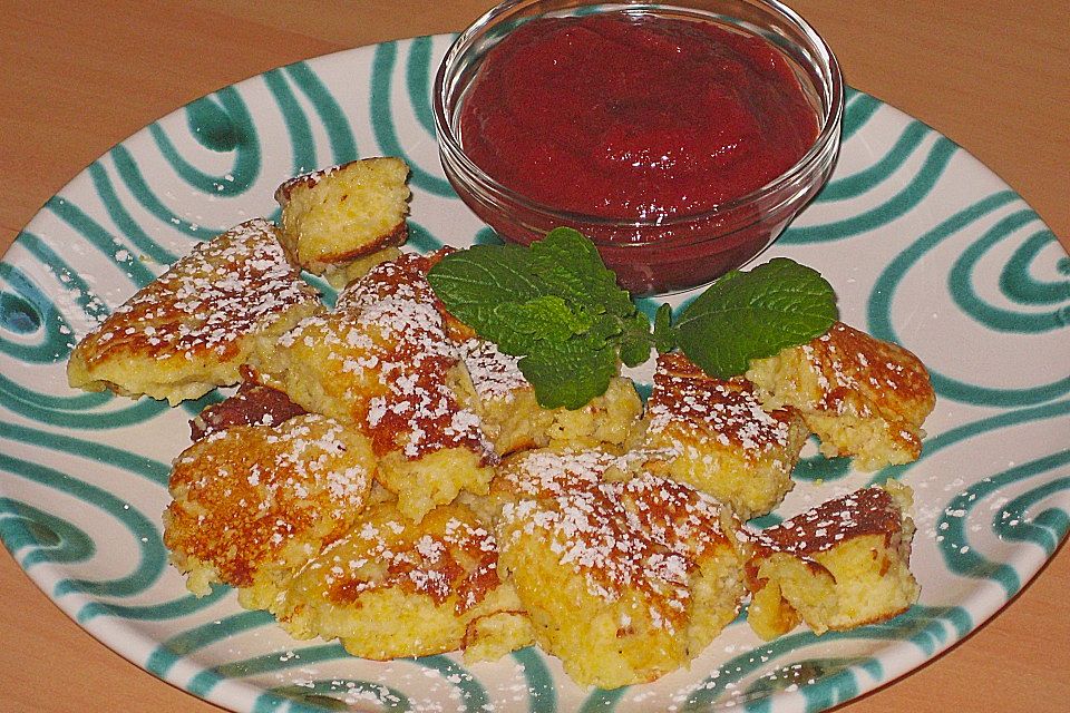 Polenta-Schmarren mit Zwetschgen-Apfel Mus