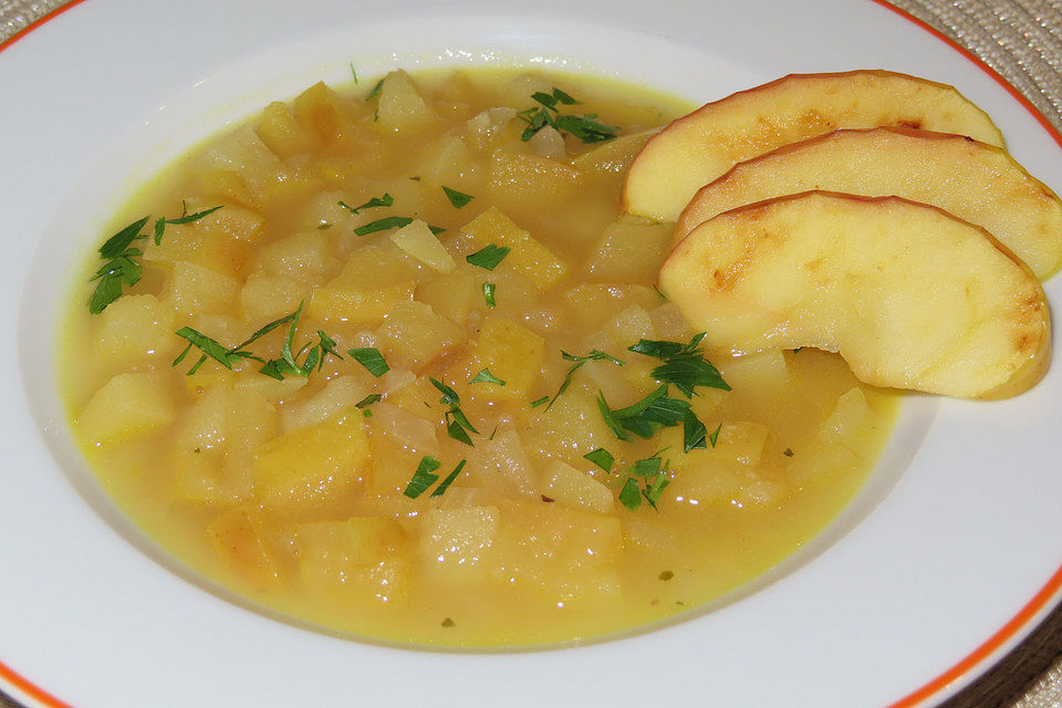 Apfel-Kren Suppe