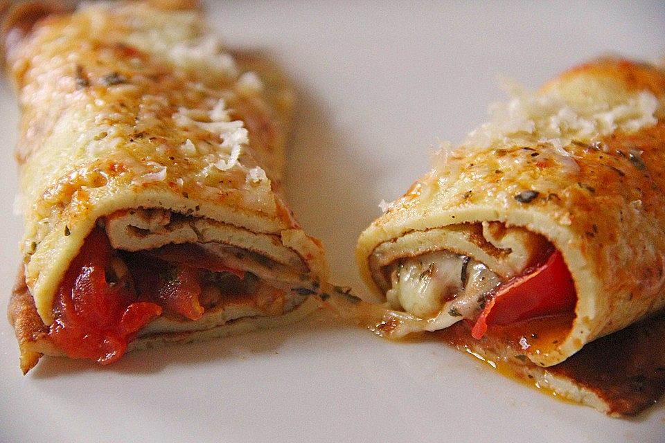 Crespelle mit Tomate und Mozzarella