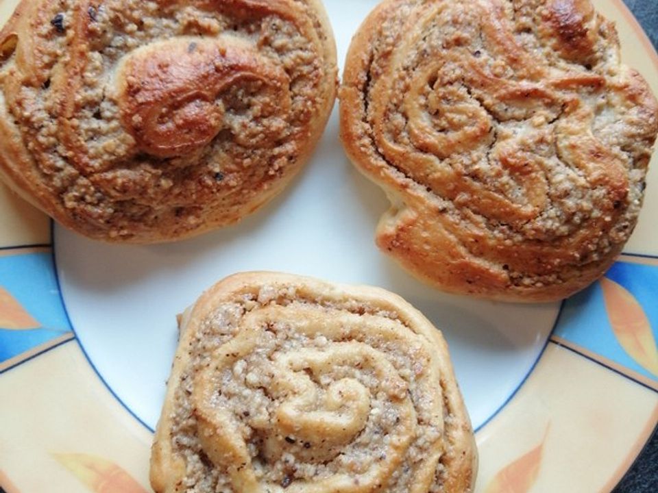 Saftige Hefe-Nuss-Schnecken von ZwergTomate | Chefkoch