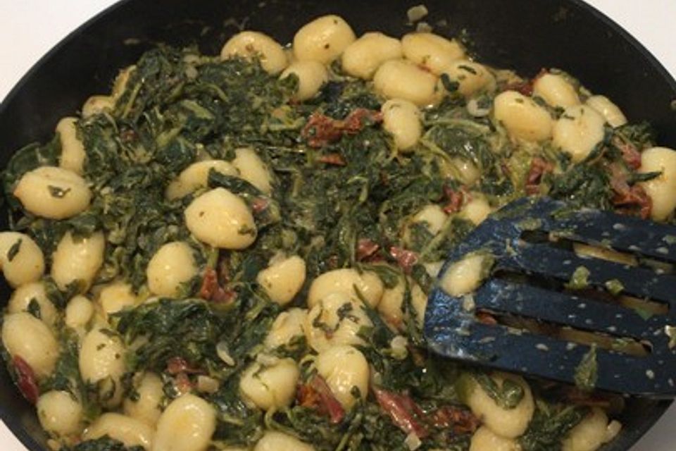 Gnocchi in Spinat-Frischkäse-Soße