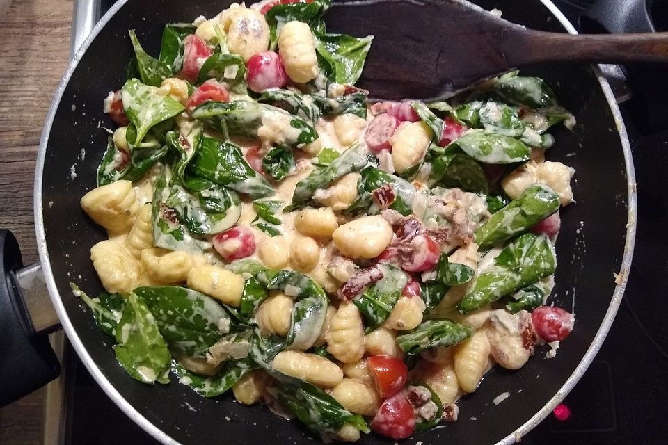 Gnocchi in Spinat-Frischkäse-Soße