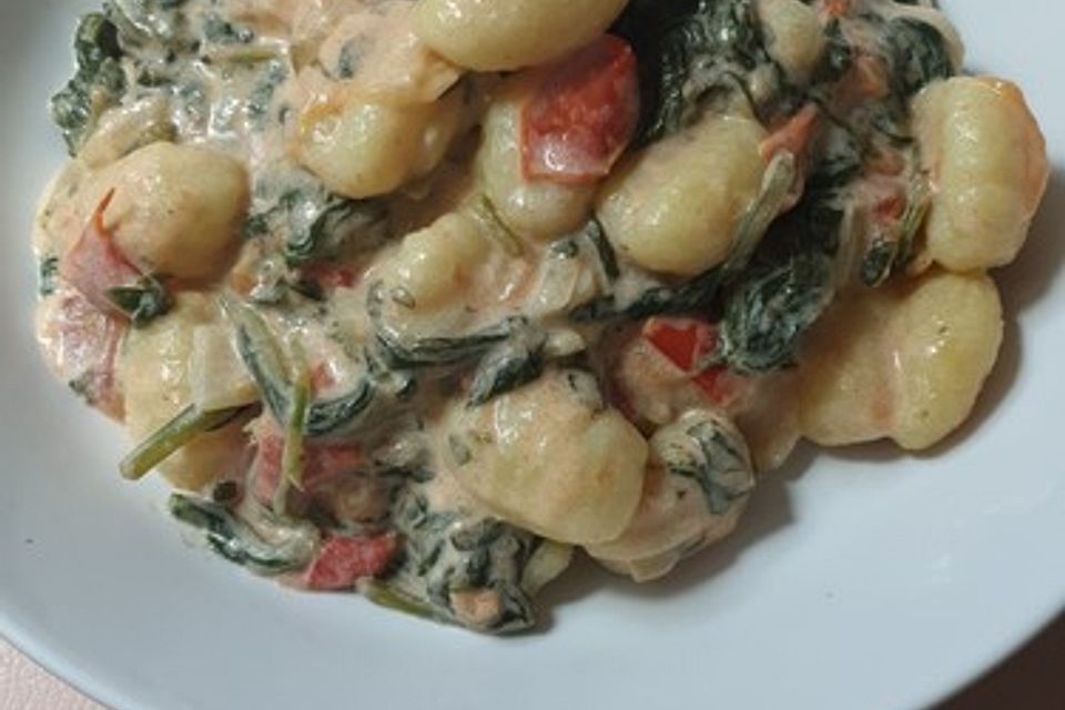 Gnocchi in Spinat-Frischkäse-Soße