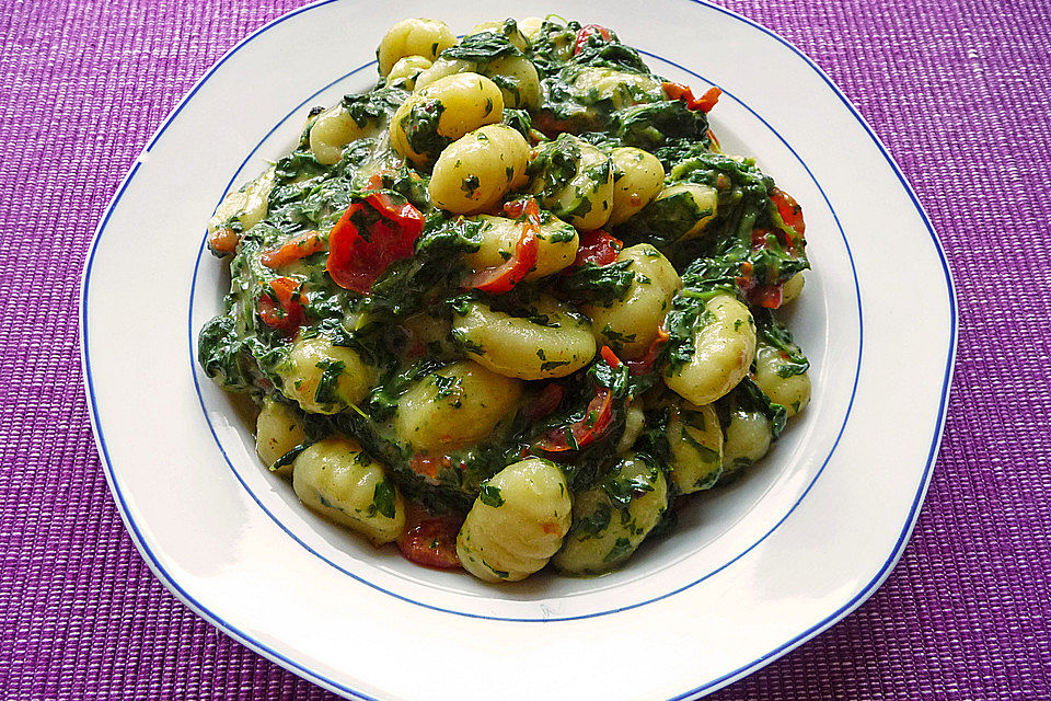 Gnocchi in Spinat-Frischkäse-Soße