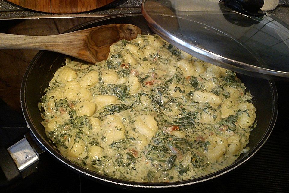 Gnocchi in Spinat-Frischkäse-Soße