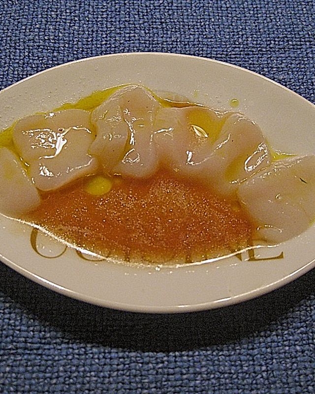 Sashimi von Jakobsmuscheln mit Gewürzöl und Ponzu Sauce