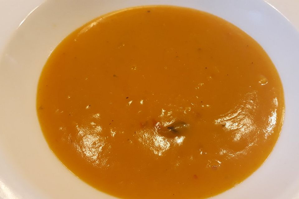 Leichte Kürbissuppe mit Chili