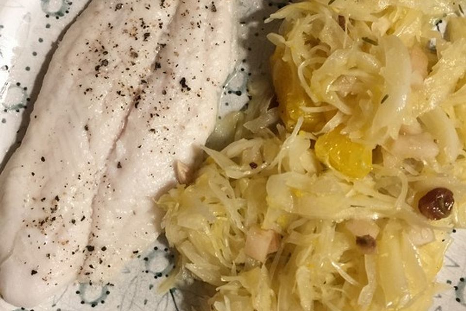 Fischfilet mit Fenchel-Weißkohl-Salat