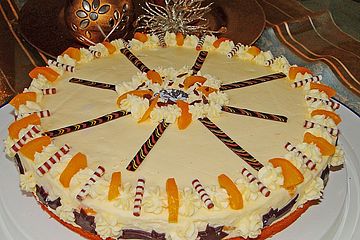 Mascarpone-Eierlikörtorte mit Pfirsichen