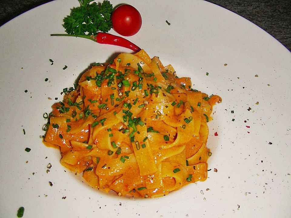 Tagliatelle mit PaprikaKnoblauch Sauce von Tryumph800 Chefkoch