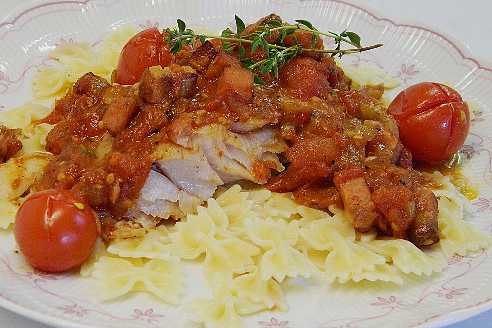 Feiner Fisch trifft reife Tomate