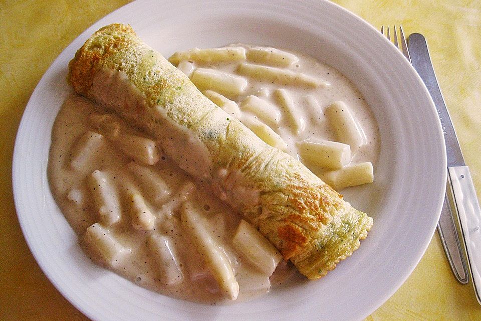 Pfannkuchen mit Spargel