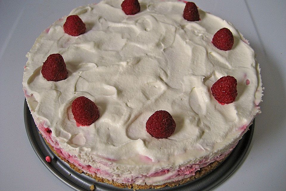 Raspberry-Cream-Cheesecake