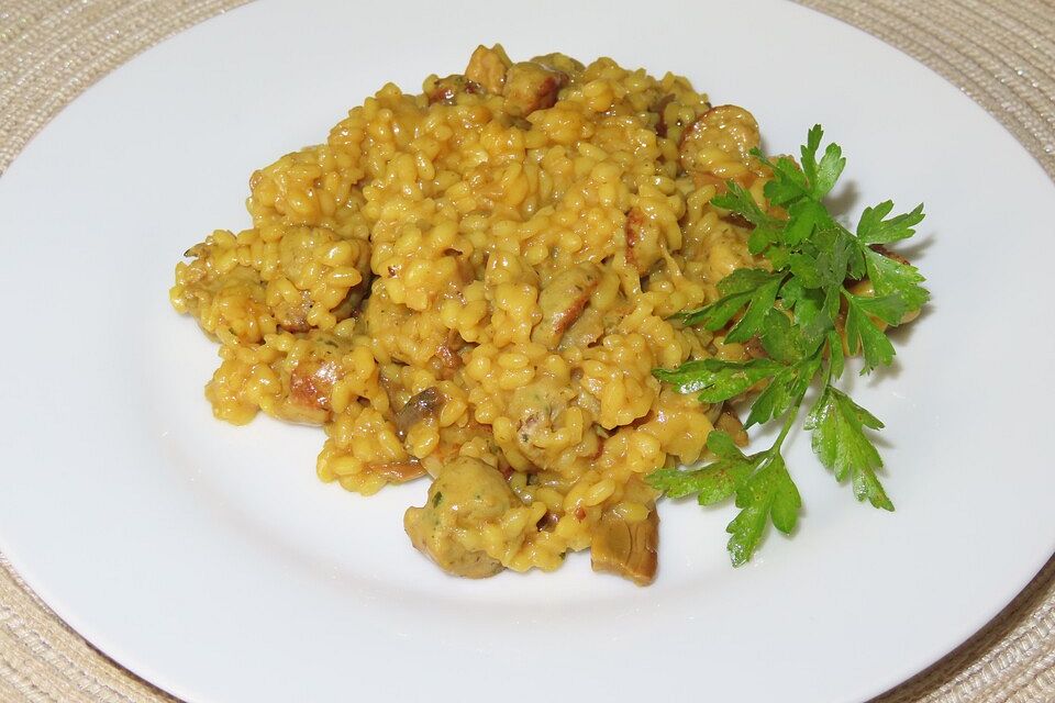 Risotto mit Bratwurst und Pilzen