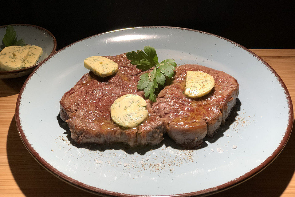 Rumpsteak mit Petersilienbutter